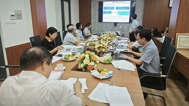 Nghiệm thu cơ sở đề tài “Nghiên cứu ứng dụng công nghệ tiên tiến xây dựng hệ thống cảnh báo sớm rủi ro thiên tai lũ, ngập lụt cho tỉnh Quảng Trị và khu vực lân cận” - Mã số: ĐTĐL.CN-81/22